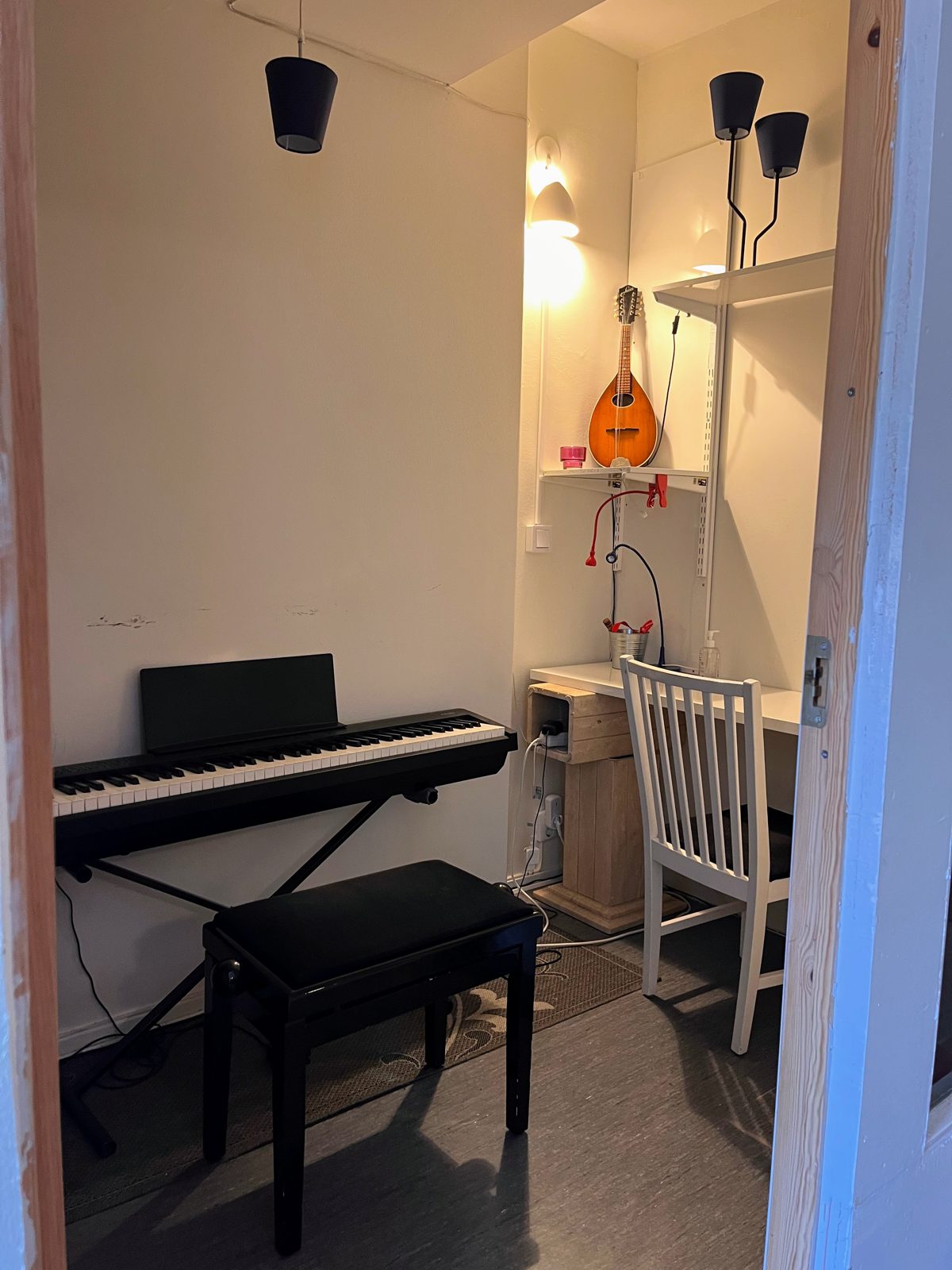 Litet musikrum med digitalpiano